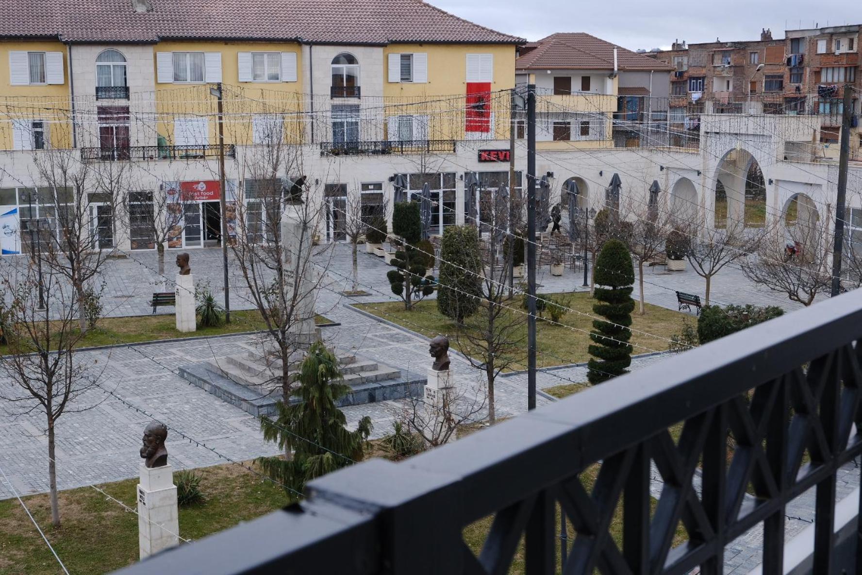 As E Vogel, As E Madhe Hotel Erseke Luaran gambar