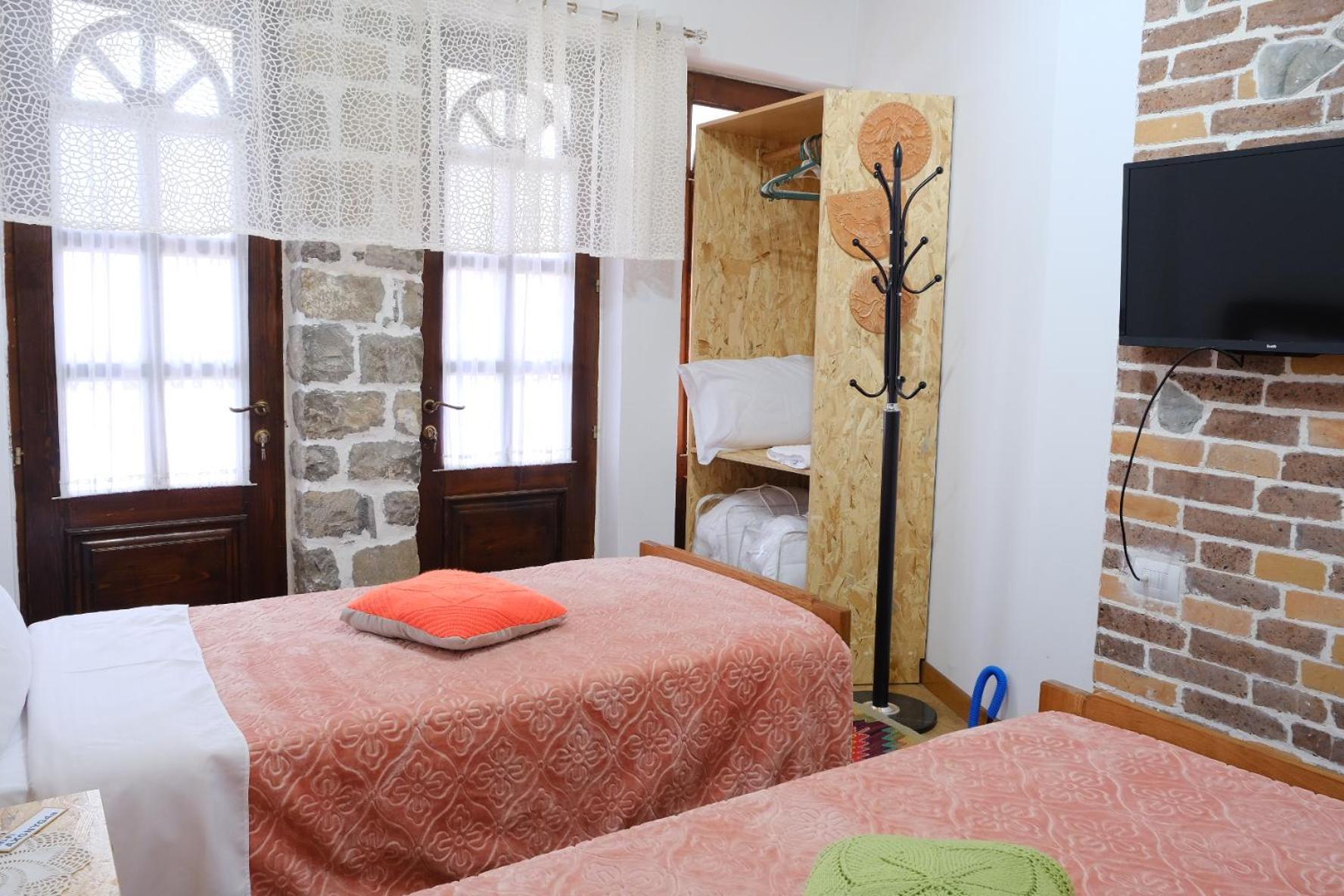 As E Vogel, As E Madhe Hotel Erseke Luaran gambar
